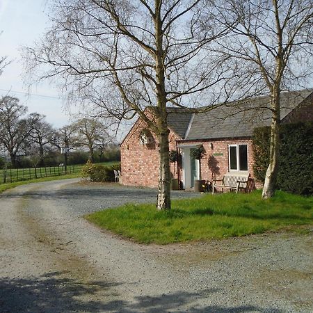 مبيت وإفطار Malpas  Manor Farm Egerton المظهر الخارجي الصورة