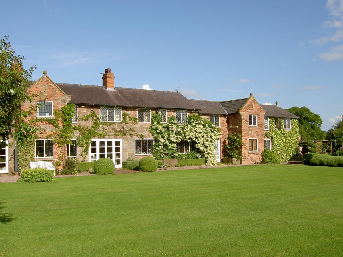 مبيت وإفطار Malpas  Manor Farm Egerton المظهر الخارجي الصورة
